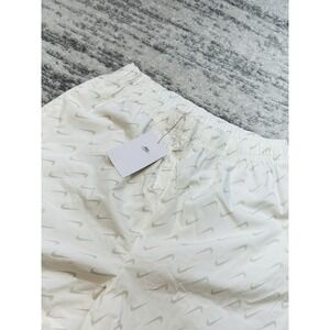 NWT Nike Shorts Women's White Everyday Shorts All Over Print Logo Basketball Med